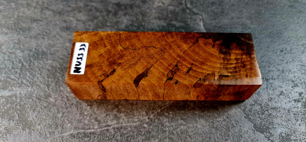 Stocked walnut (Nuss33)